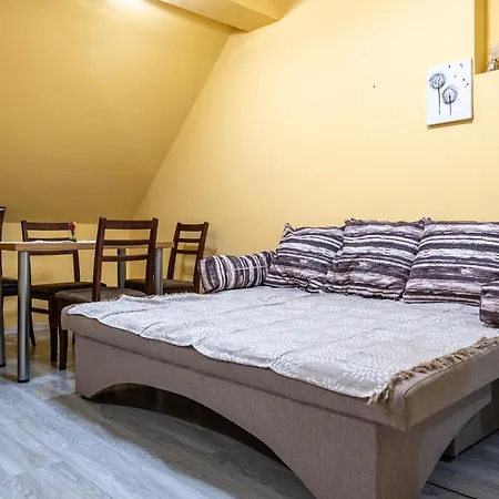 Raya Top Center 2br Apartment