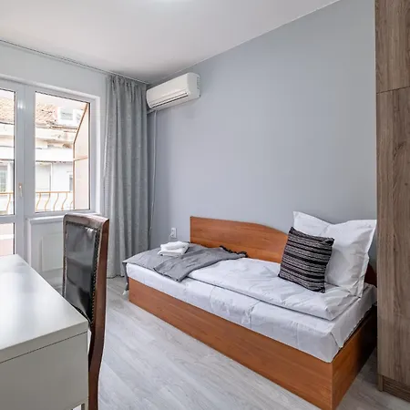 Raya Top Center 2br
